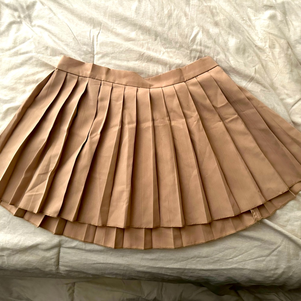 H&M Small Beige School Girl Mini Skirt